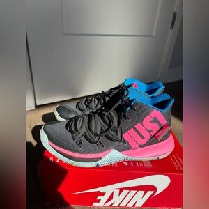 Kyrie 5 Just Do It